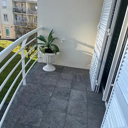 Apartment Azor International Ii *